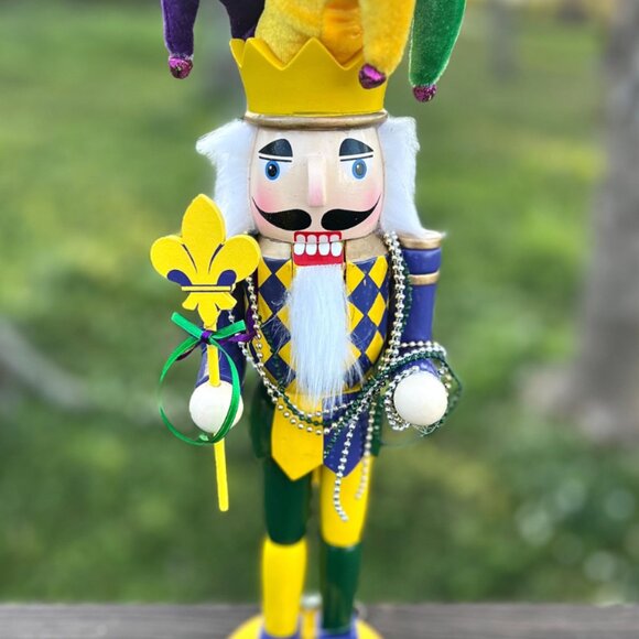 Mardi Gras Jester Nutcracker Christmas Decoration Holiday Decor Gift - Picture 1 of 4